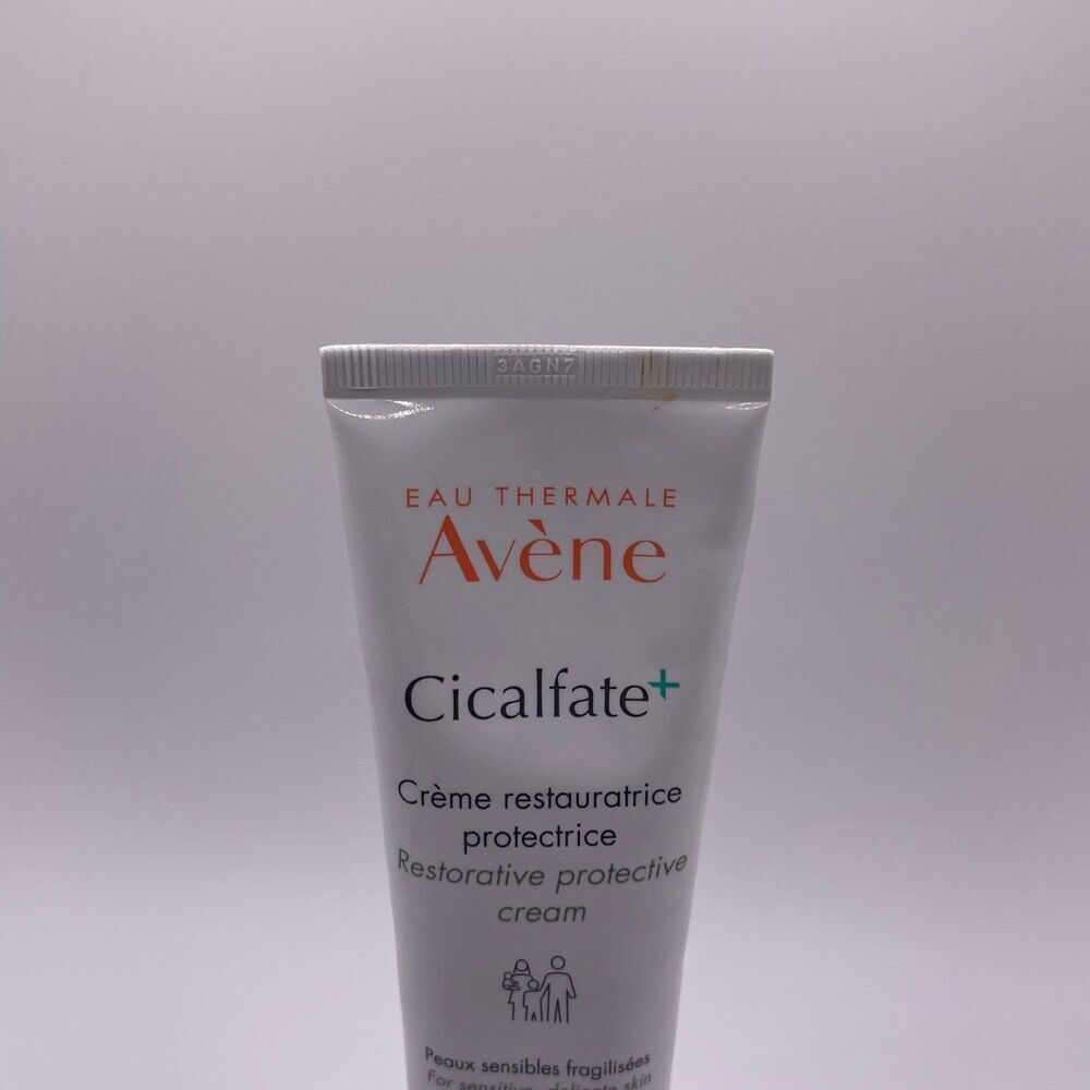 Avene Cicalfate+ Restorative Protective Moisturizing Face Cream - Picture 10 of 12